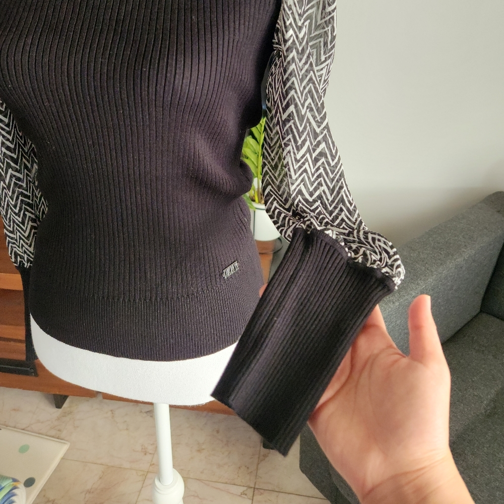New DKNY Top - Picture 2 of 5